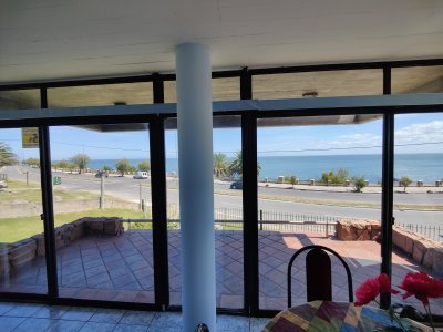Casa ID.230 - Tu lugar soñado en Piriápolis!! Casa a la venta frente al mar sobre la Rambla de Punta Fria.