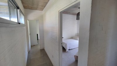 Casa ID.358 - Casa en venta en Punta Colorada, Piriápolis, entorno tranquilo y a pasos del mar