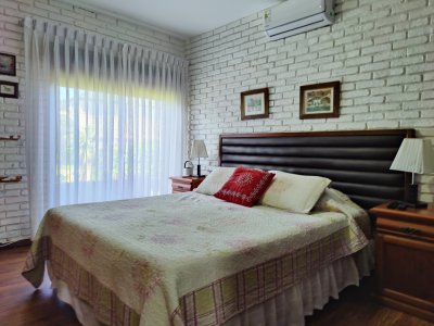 Casa ID.380 - Casa en venta en Barrio Los Ángeles, Piriápolis, a 50 metros de la Rambla