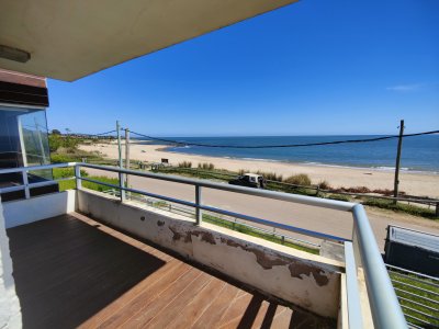 Casa ID.329 - Casa a la venta frente a Playa de los Lamas - luz, vistas y confort en cada ambiente