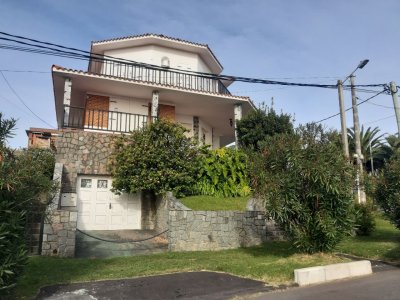 Casa ID.55 - Chalet de época a la venta sobre el pasaje superior Piria, hermosas vistas