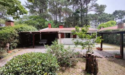 Tranquilidad y espacio , casa a la venta en Piriapolis, barrio Country