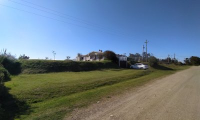 Casa en venta en Punta Negra a metros del mar.-