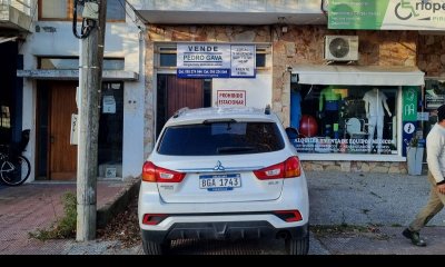 ! Oportunidad en Piriapolis, local con vivienda sobre calle Tucuman !
