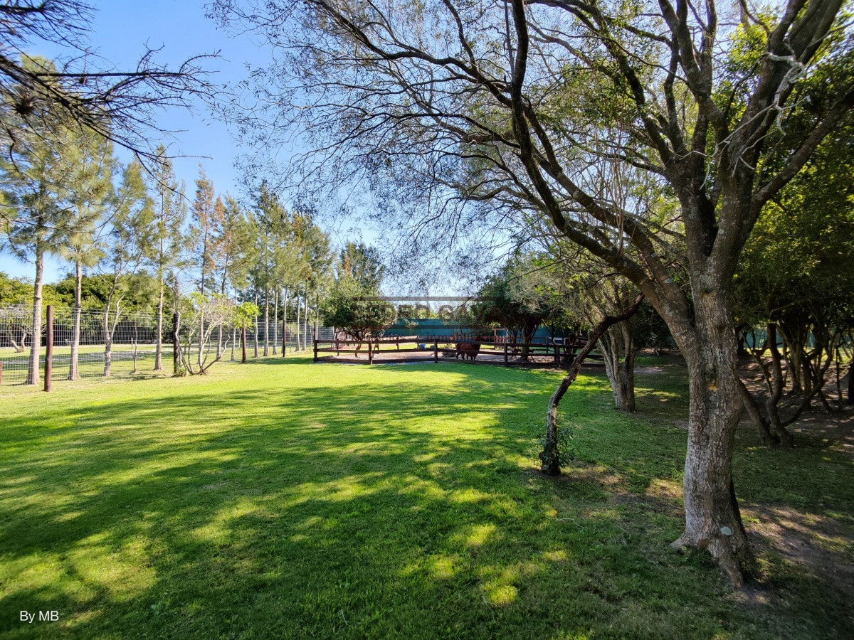 Chacra ID.142 - Hermosa casa de campo en el corazon del Balneario, a solo 1000 metros de la Rambla de Piriapolis