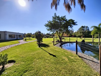 Chacra ID.142 - Hermosa casa de campo en el corazon del Balneario, a solo 1000 metros de la Rambla de Piriapolis