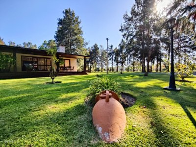 Chacra ID.142 - Hermosa casa de campo en el corazon del Balneario, a solo 1000 metros de la Rambla de Piriapolis