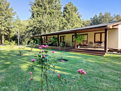 Chacra ID.142 - Hermosa casa de campo en el corazon del Balneario, a solo 1000 metros de la Rambla de Piriapolis