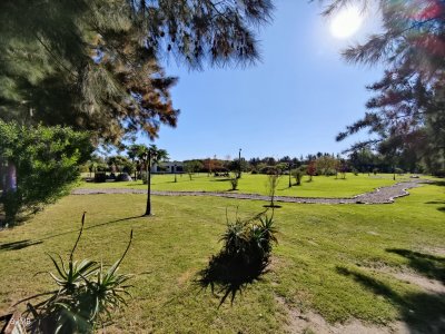 Chacra ID.142 - Hermosa casa de campo en el corazon del Balneario, a solo 1000 metros de la Rambla de Piriapolis