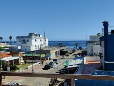 Local Comercial ID.229 - En venta - Local Comercial y apartamento de 2 dormitorios en Piriapolis a metros de la Rambla !!