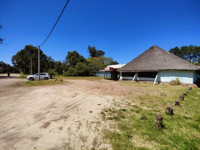 Local Comercial ID.195 - Gran predio comercial a la venta en Balneario Solís, ex parador 