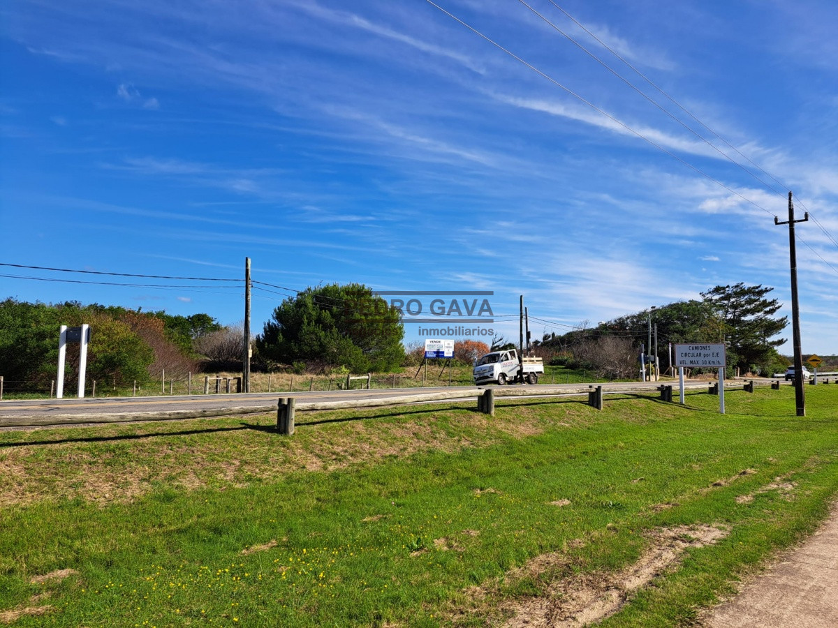 Terreno ID.148 - Gran lote con 56 metros de frente al mar en Las Flores