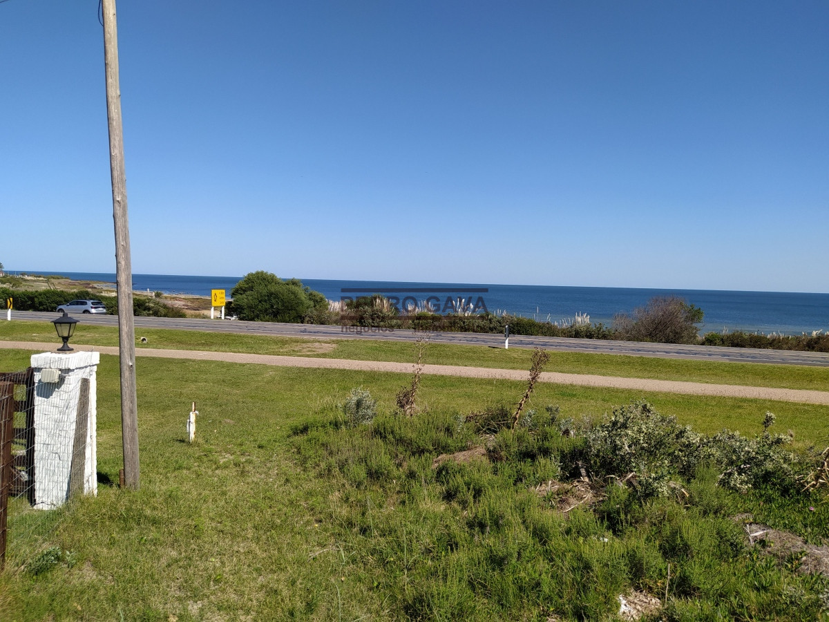 Terreno ID.131 - Frente al mar!!! Terreno de 533 m2  a la venta en Playa Hermosa, Piriapolis