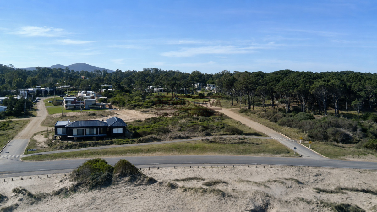 Terreno ID.367 - 1.000 m² sobre la Rambla de Punta Colorada con vista al mar