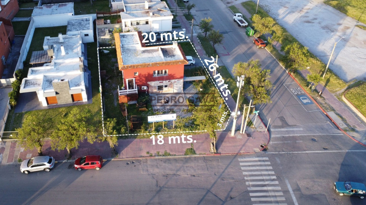 Venta de terreno sobre la Rambla de Piriápolis   Frente al Hotel Argentino - GoPunta - Portal Inmobiliario de Punta del Este - Maldonado