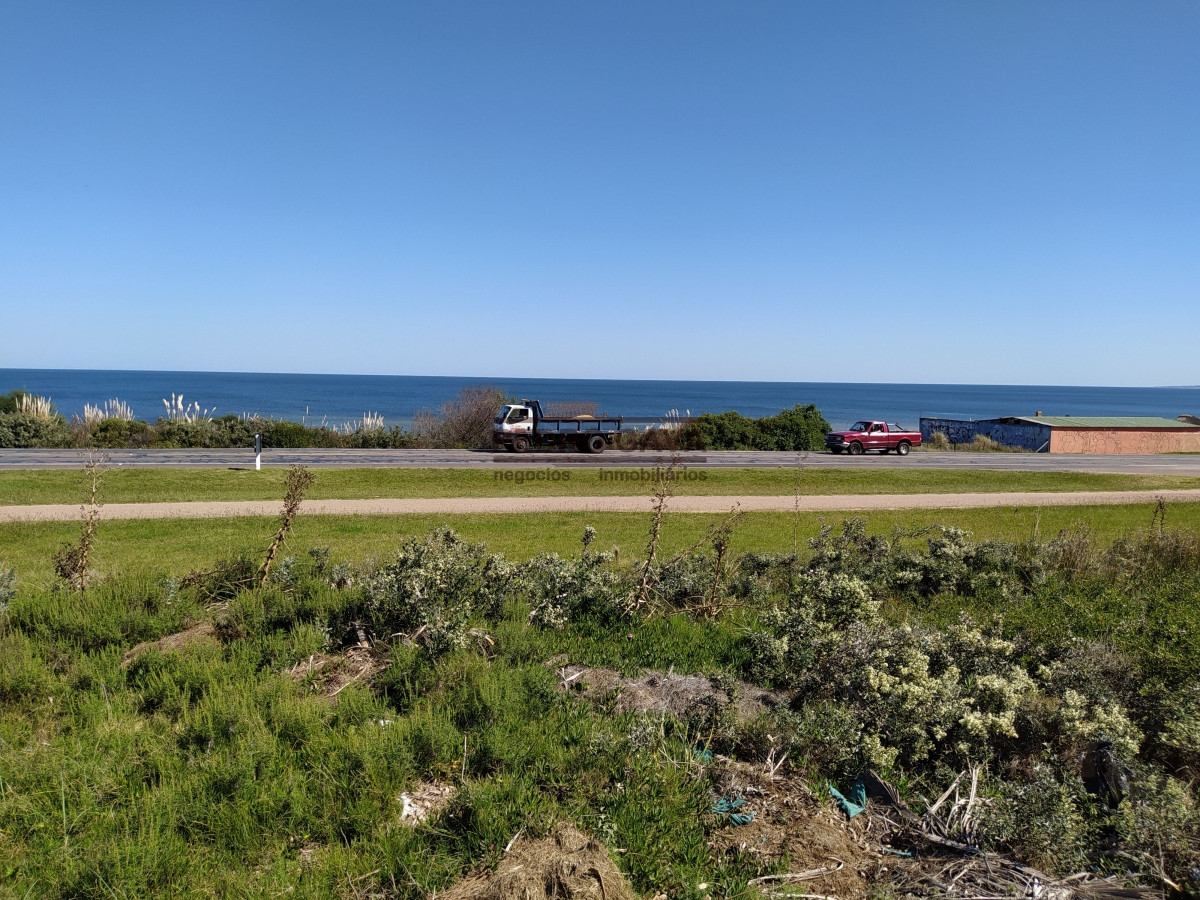 Terreno ID.131 - Frente al mar!!! Terreno de 533 m2  a la venta en Playa Hermosa, Piriapolis