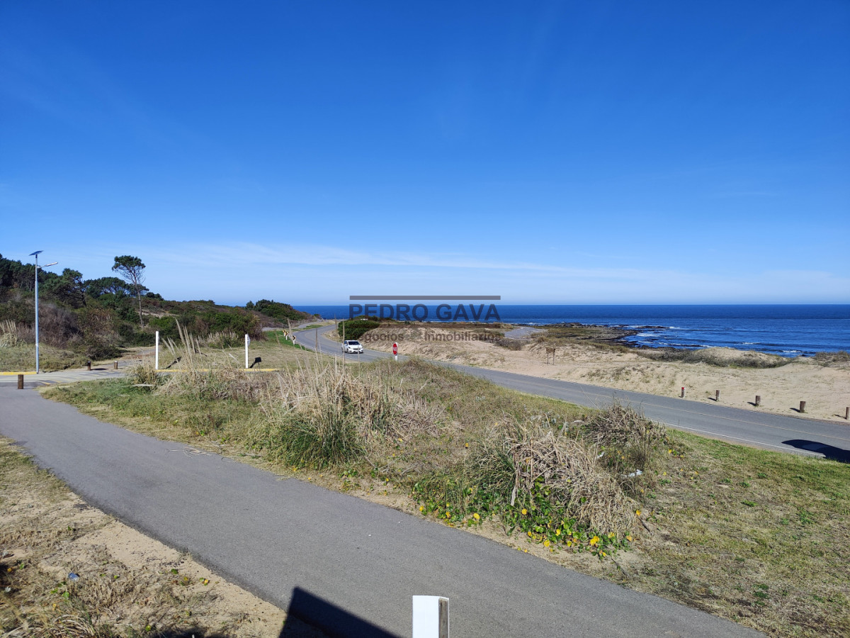 Terreno ID.367 - 1.000 m² sobre la Rambla de Punta Colorada con vista al mar