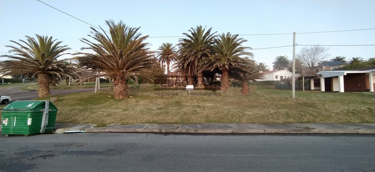 Terreno ID.125 - Proa en venta frente al mar sobre la Rambla de Punta Fria, Piriapolis