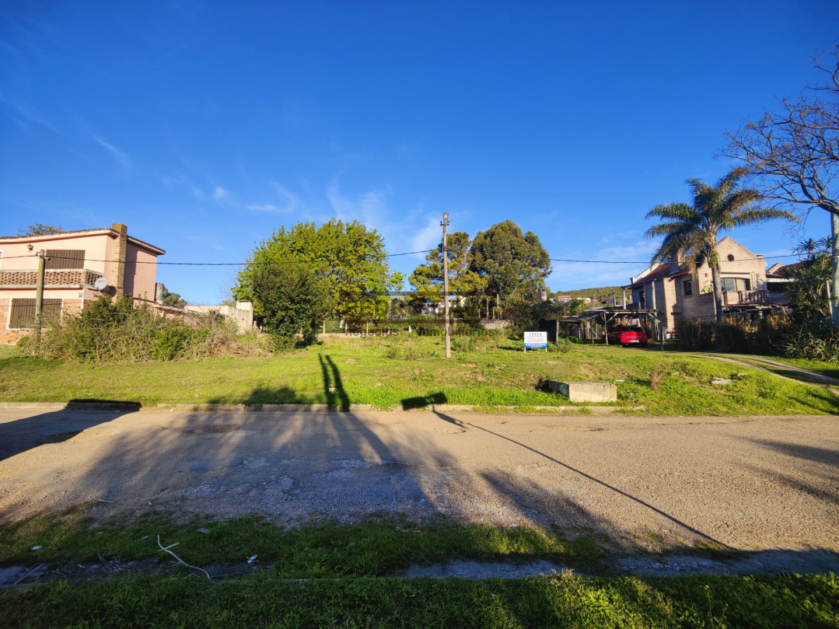 Terreno ID.373 - Terreno en venta en Piriápolis | Cerro de la Gloria, 32 m de frente y vista al mar