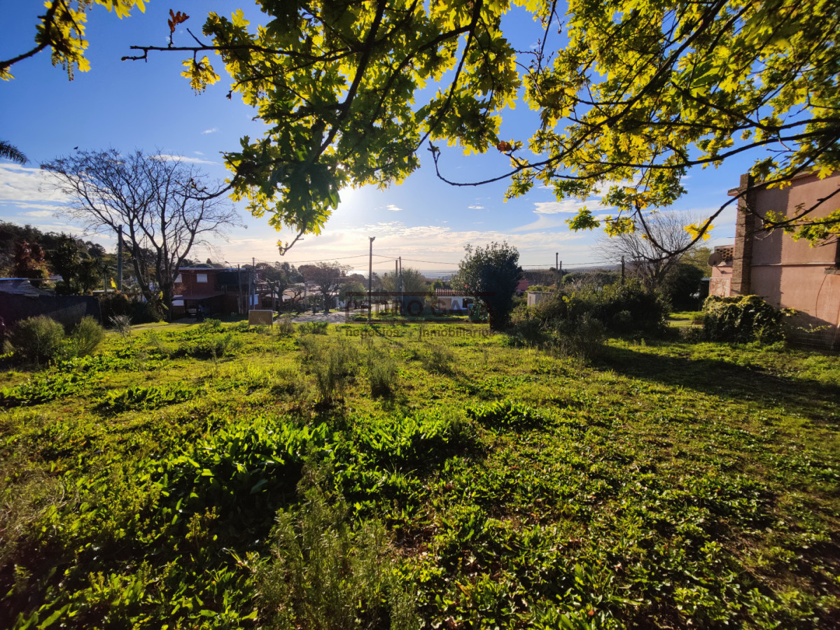 Terreno ID.373 - Terreno en venta en Piriápolis | Cerro de la Gloria, 32 m de frente y vista al mar