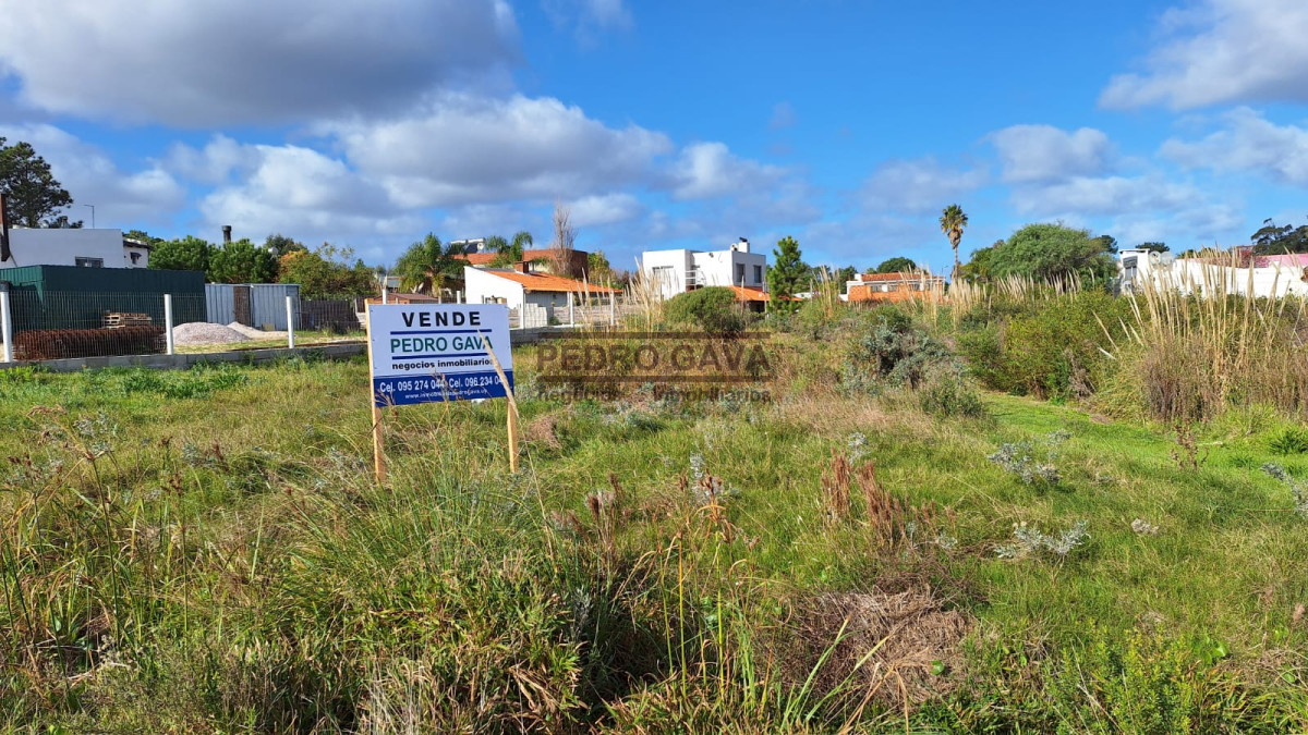 Terreno ID.310 - Terreno a la venta  sobre calle 9 a metros del  mar - Playa Hermosa, Piriapolis