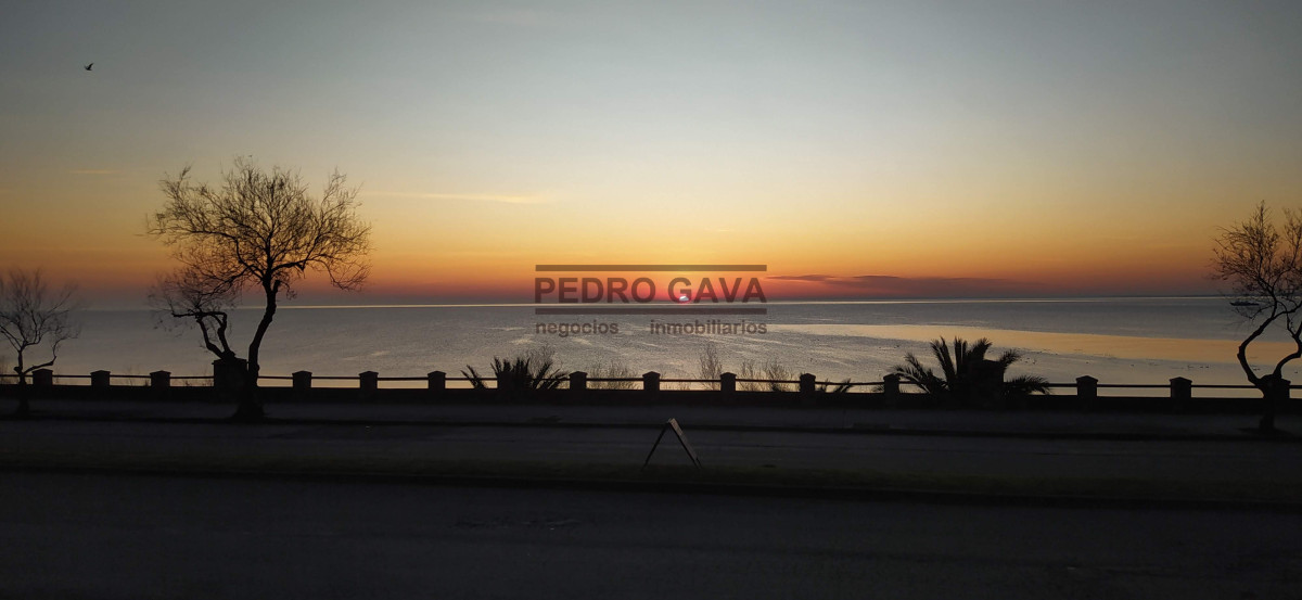 Terreno ID.125 - Proa en venta frente al mar sobre la Rambla de Punta Fria, Piriapolis