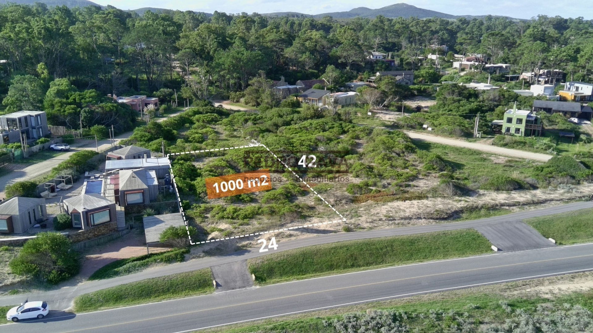 Terreno ID.357 - Terreno en venta en Punta Colorada, sobre Rambla con vista al mar, 1000 m²