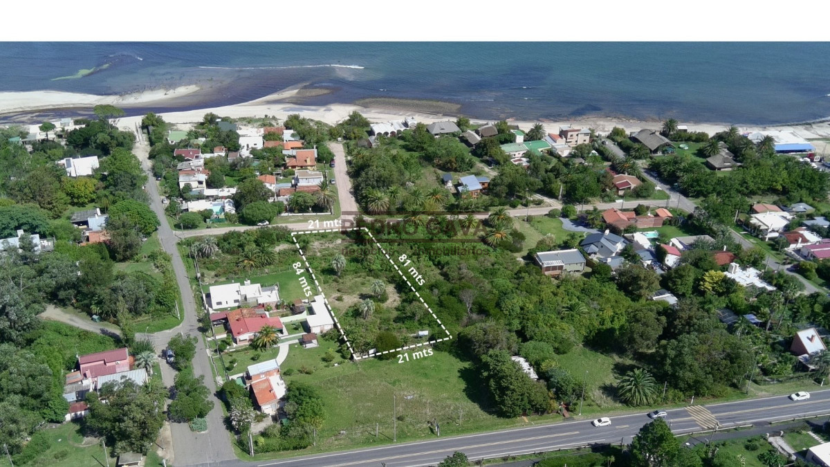 Terreno ID.360 - Terreno en venta en Balneario Las Flores, a metros del mar, 1.753 m² con excelente altura