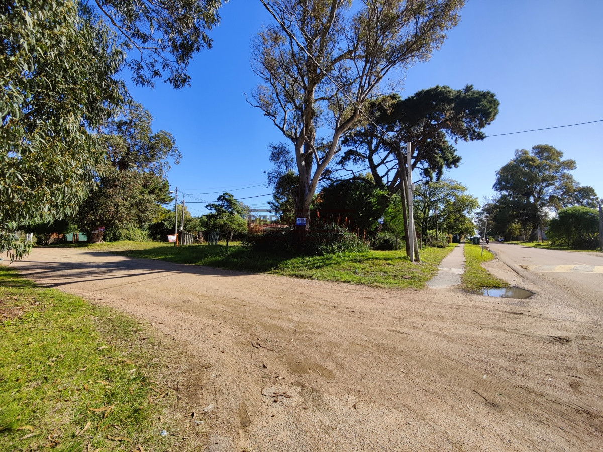 Terreno ID.236 - ¡Bienvenido a una oportunidad única en Piriapolis, Playa Grande! 