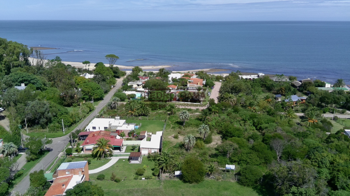 Terreno ID.360 - Terreno en venta en Balneario Las Flores, a metros del mar, 1.753 m² con excelente altura