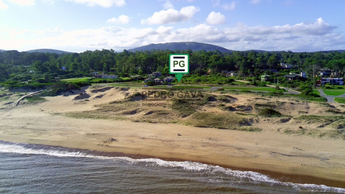 Terreno ID.357 - Terreno en venta en Punta Colorada, sobre Rambla con vista al mar, 1000 m²