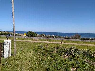 Terreno ID.131 - Frente al mar!!! Terreno de 533 m2  a la venta en Playa Hermosa, Piriapolis