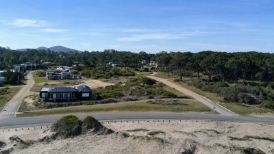 Terreno ID.367 - 1.000 m² sobre la Rambla de Punta Colorada con vista al mar