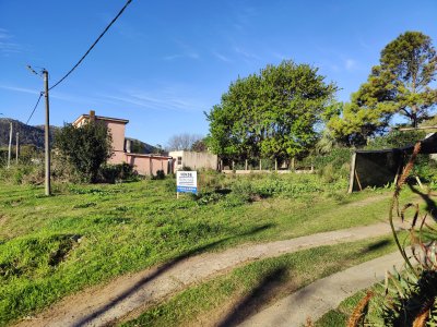 Terreno ID.373 - Terreno en venta en Piriápolis | Cerro de la Gloria, 32 m de frente y vista al mar
