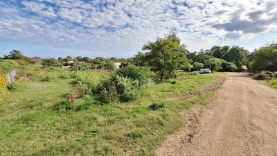 Terreno ID.305 - Terreno esquina en venta en Playa Hermosa, Piriapolis