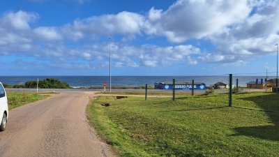 Terreno ID.310 - Terreno a la venta  sobre calle 9 a metros del  mar - Playa Hermosa, Piriapolis