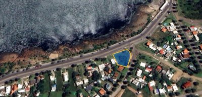 Terreno ID.125 - Proa en venta frente al mar sobre la Rambla de Punta Fria, Piriapolis