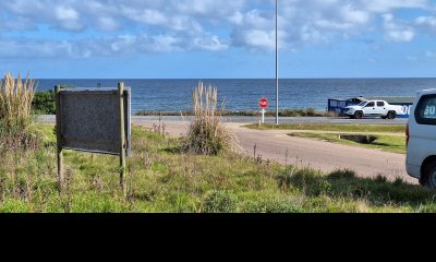Terreno a la venta  sobre calle 9 a metros del  mar - Playa Hermosa, Piriapolis