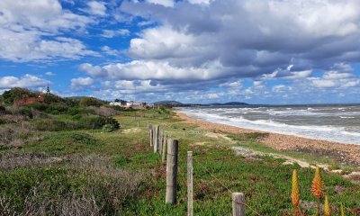 Terreno a la venta en Balneario las Flores con salida directa al mar !