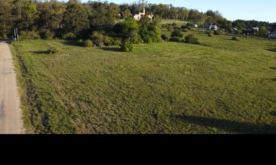 Terreno esquina a la venta en Balneario las Flores con hermosas vistas !!!