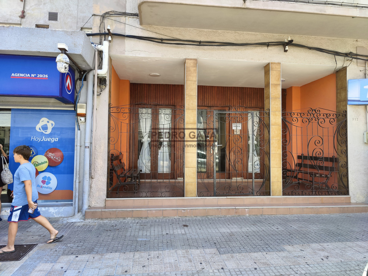 Apartamento ID.339 - Apartamento en venta en Piriápolis, a 30 m de la playa - Edificio Rambla