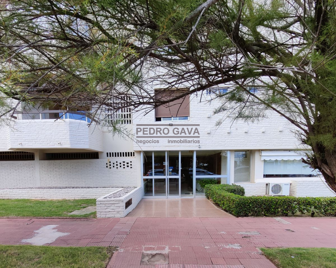 Apartamento ID.311 - Penthouse exclusivo frente al mar a la venta en Piriápolis