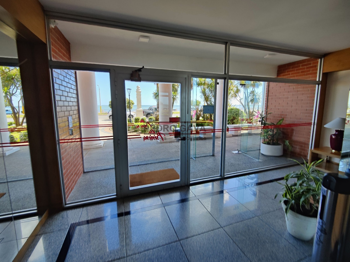 Apartamento ID.326 - Venta - Apartamento en Edificio La Riviera, Rambla de Piriápolis