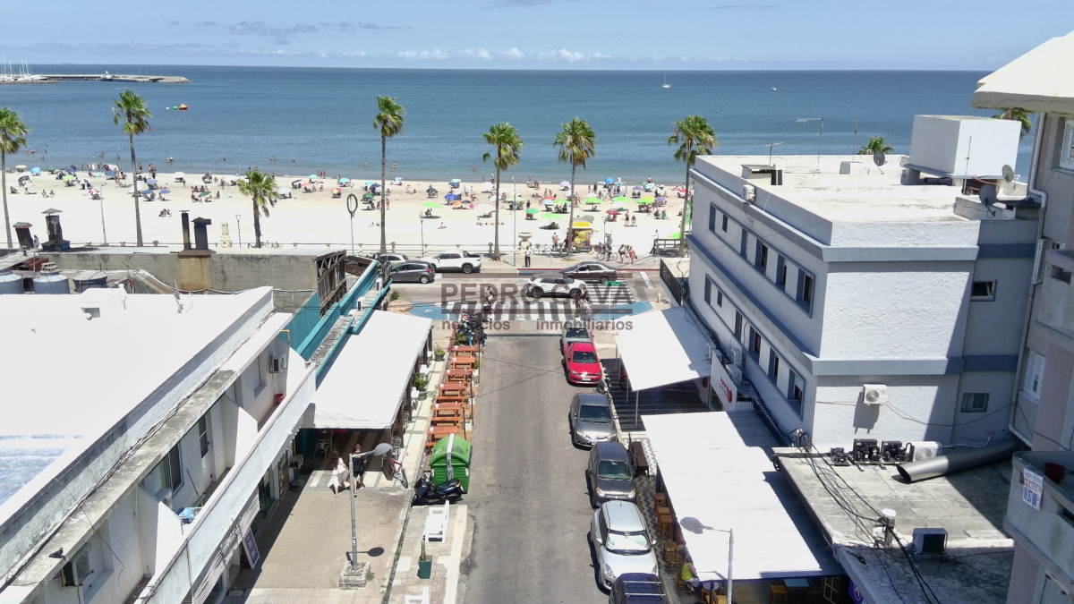 Apartamento ID.339 - Apartamento en venta en Piriápolis, a 30 m de la playa - Edificio Rambla