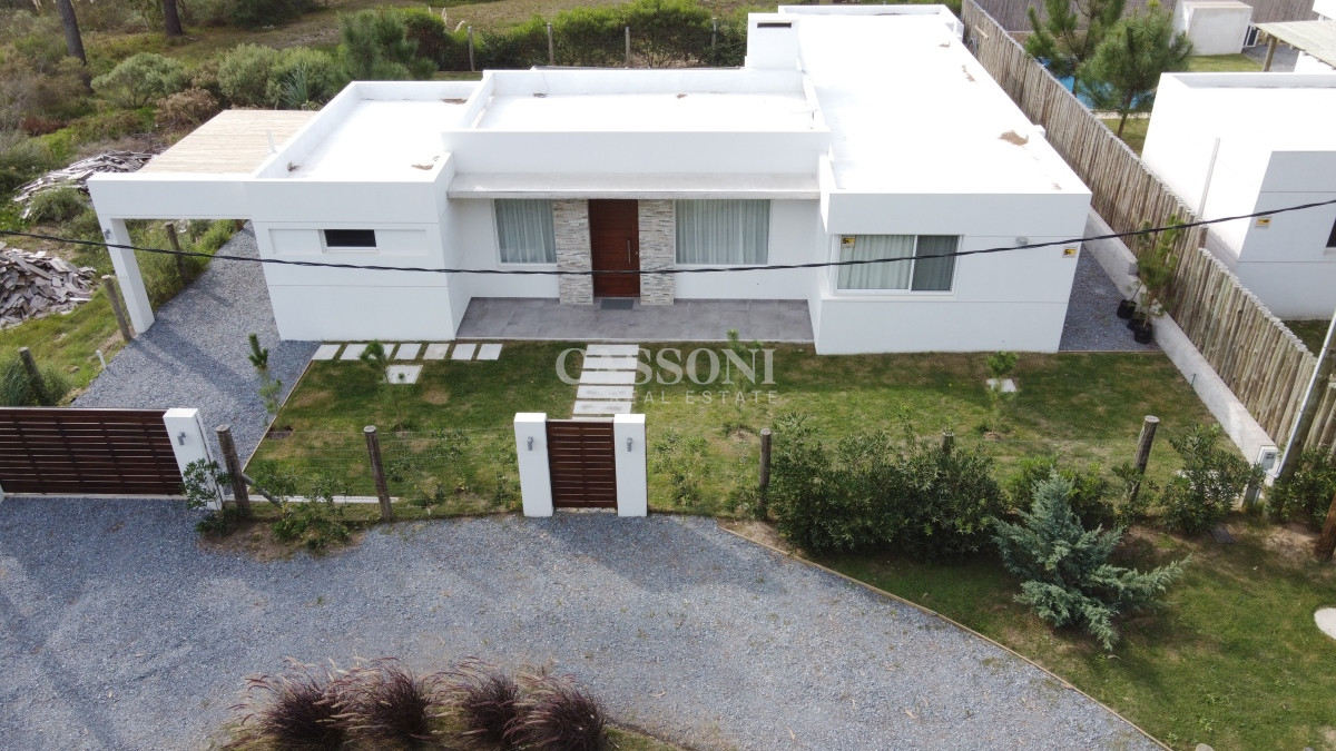 Casa ID.3212 - Casa a estrenar en La Barra, 3 dormitorios, piscina
