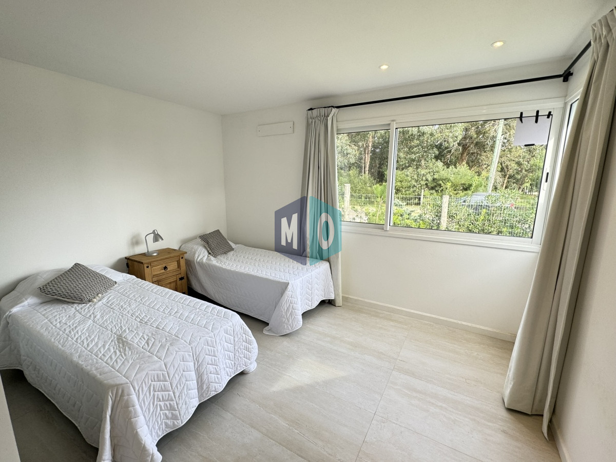 Casa ID.1042 - Casa a estrenar en La Barra, 3 dormitorios, piscina