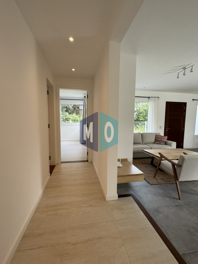 Casa ID.1042 - Casa a estrenar en La Barra, 3 dormitorios, piscina