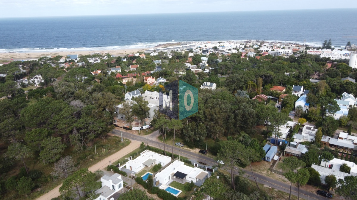 Casa ID.1042 - Casa a estrenar en La Barra, 3 dormitorios, piscina