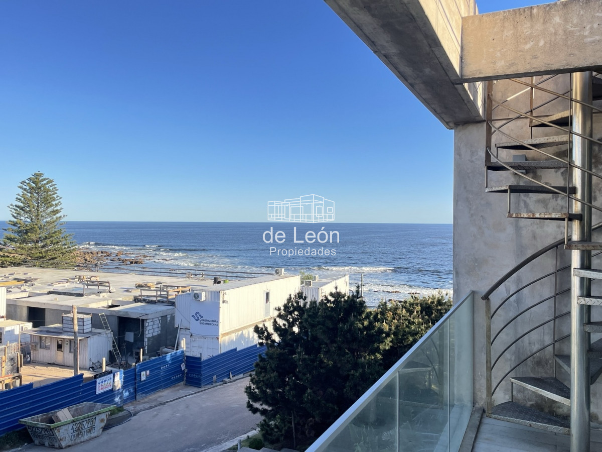 Casa ID.15201 - CASA EN VENTA EN LA BARRA A POCOS METROS DE LA PLAYA 5 DORMITORIOS
