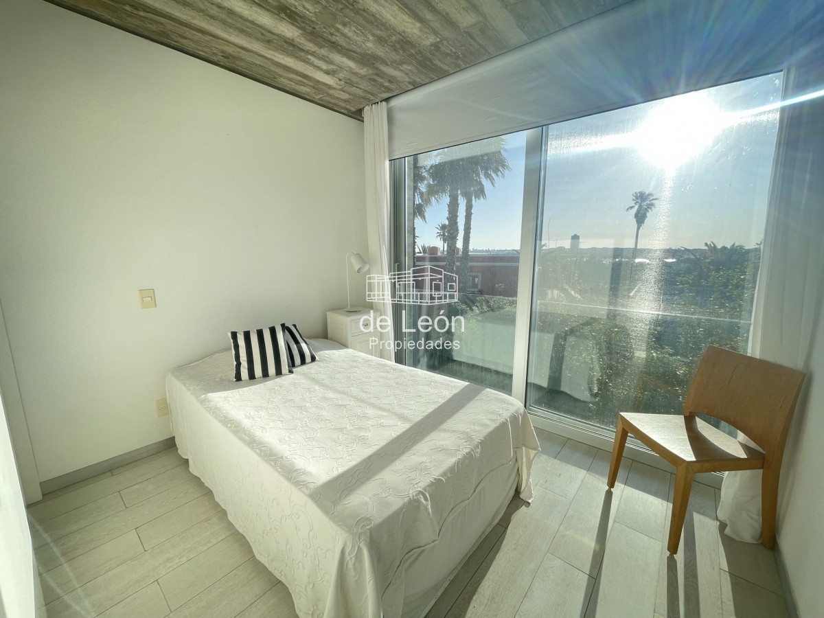 Casa ID.15201 - CASA EN VENTA EN LA BARRA A POCOS METROS DE LA PLAYA 5 DORMITORIOS